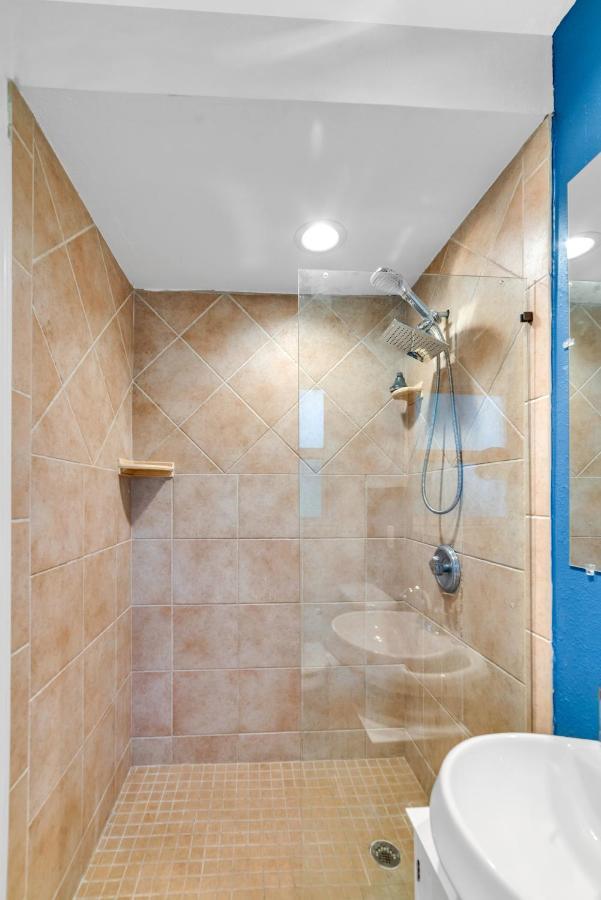 The Blue Villa - Luxury Clearwater By Bluebellaestate ラーゴ エクステリア 写真
